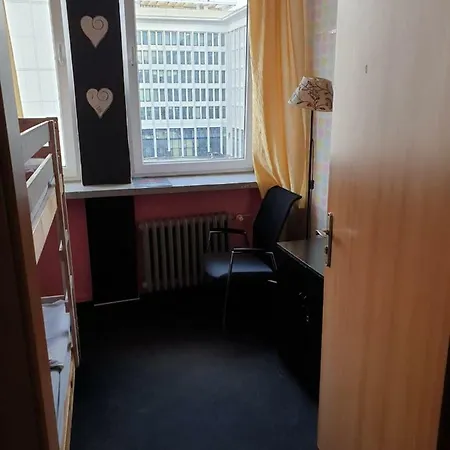 Хостел Nowogrodzka 31 *